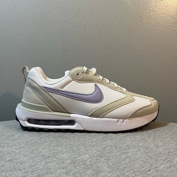 Nike Air Max Dawn Running White Purple Light Bone Women's Size 8 DC4068-100 - Picture 1 of 11